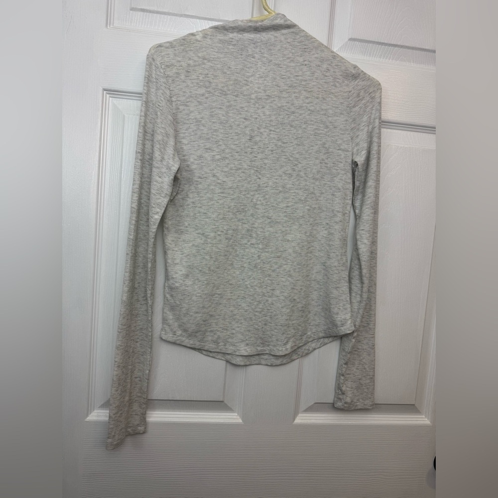American Eagle Outfitters NWT Women's Heather Gray Long Sleeve Tee Size Medium